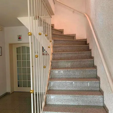 Iqbal-huette Guest house