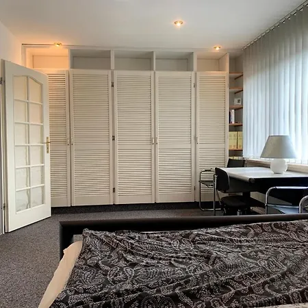 Iqbal-huette Guest house *