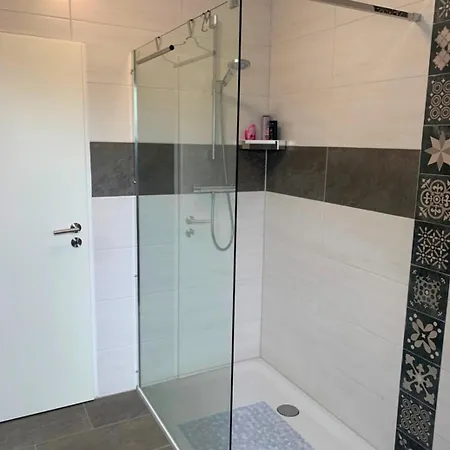 Guest house Iqbal-huette *