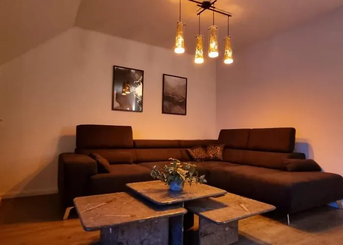 Iqbal-huette بيت ضيافة