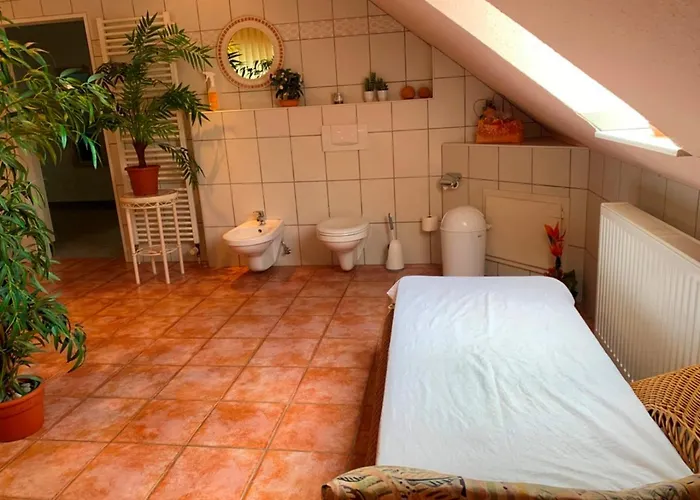 Iqbal-huette بيت ضيافة *