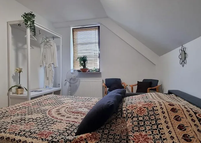 Iqbal-huette بيت ضيافة